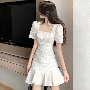 Бяло женствена рокля в Корейски стил с квадратни деколтета, плисирана мини рокля трапецовидна форма с рюшами, Лятна градинска дрехи, с Елегантен Тънък сарафан в стил Русалка
