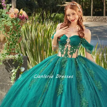 Изумрудено-зелена Бална рокля с кристали, расшитое мъниста, Буйни рокля с открити рамене, Дантелен корсет, Vestidos De 15 Años