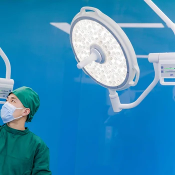 Оперативен зала на болницата MT MEDICAL с два / с един купол, монтирани на тавана с led Или подсветка